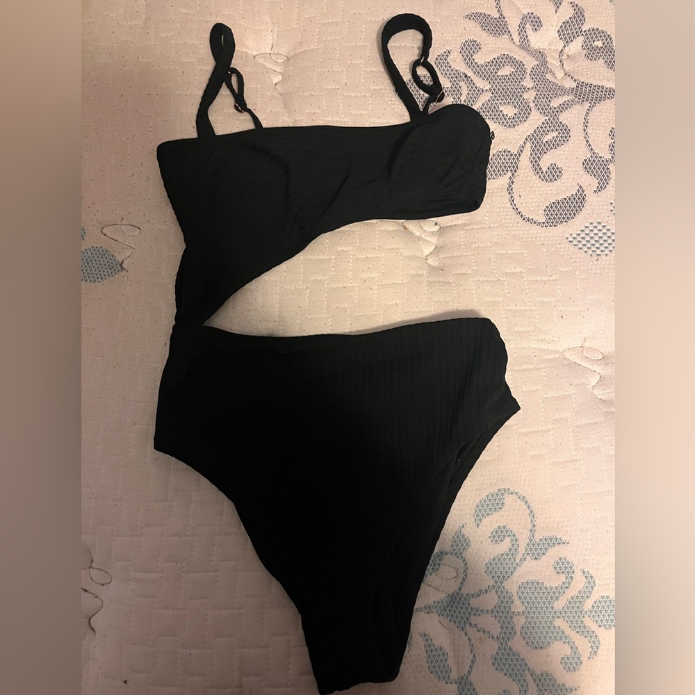 Shade and shore Black one piece swimsuit